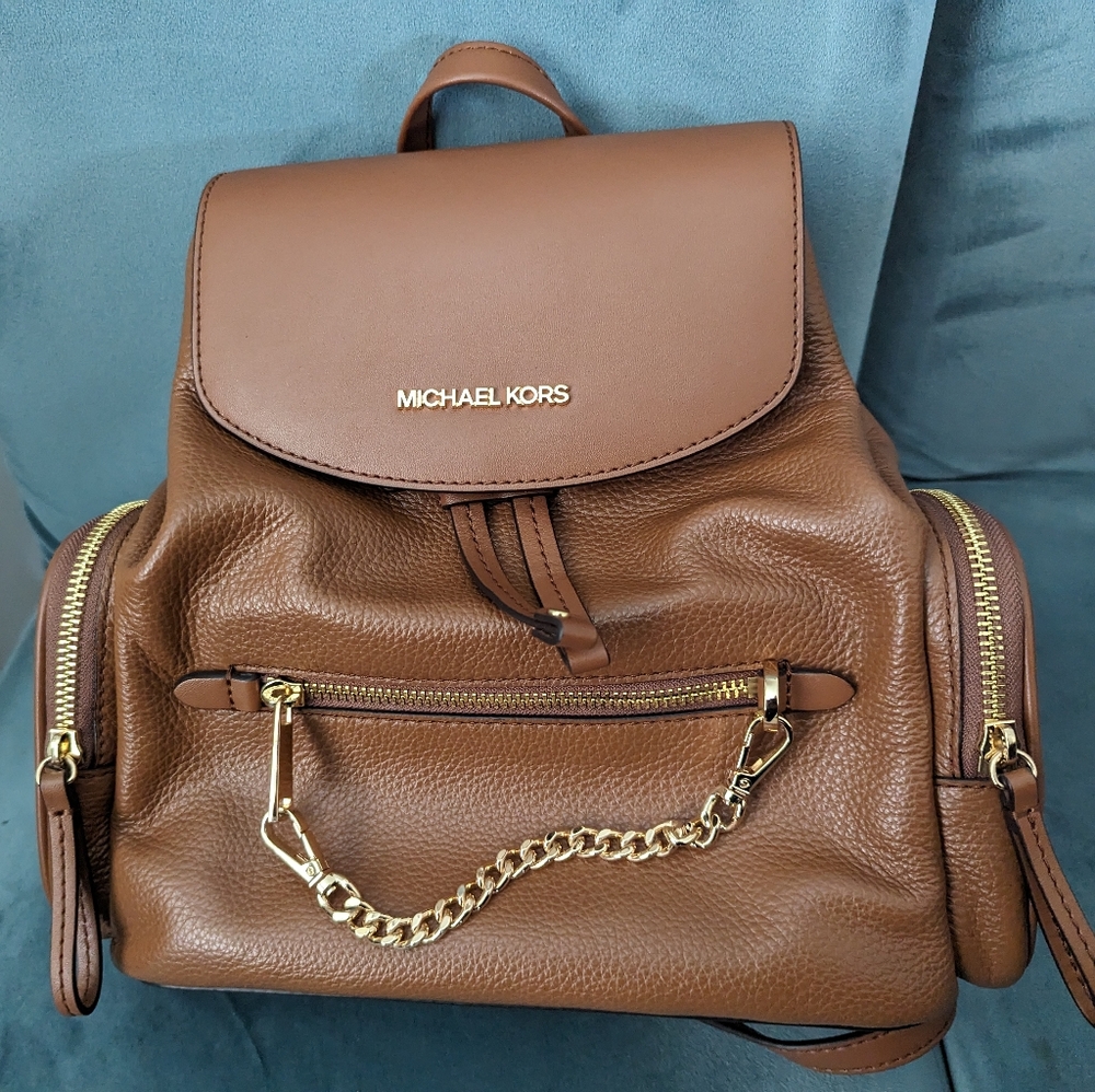 Jet Set Medium Pebbled Leather Backpack